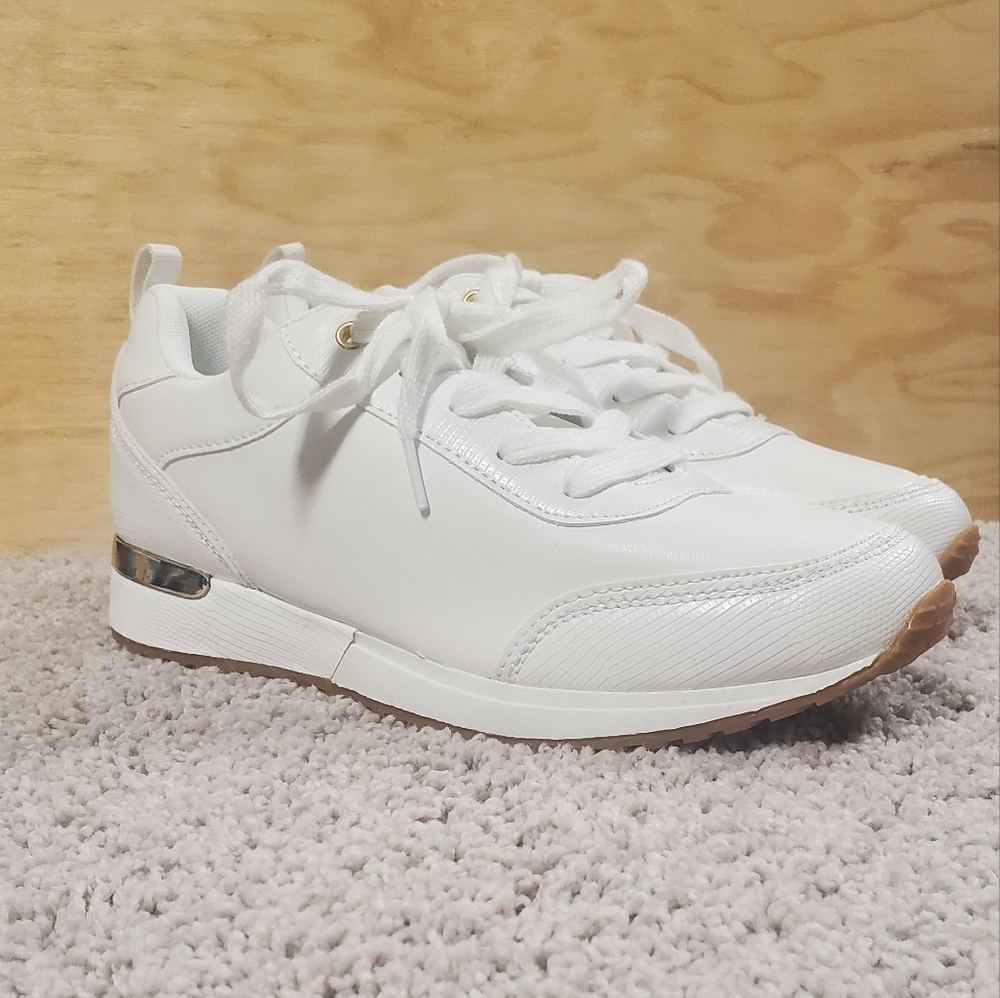 Women's sneaker